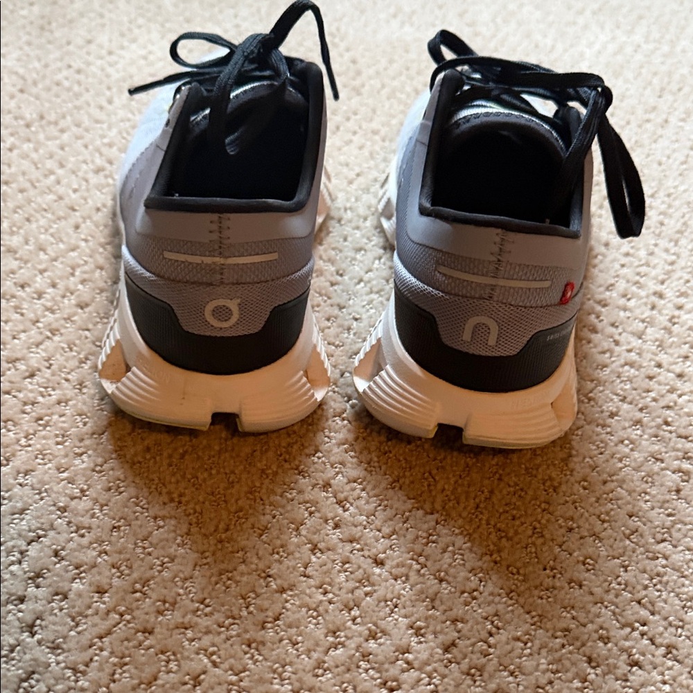 On Cloud Running Sneakers - Picture 2 of 6